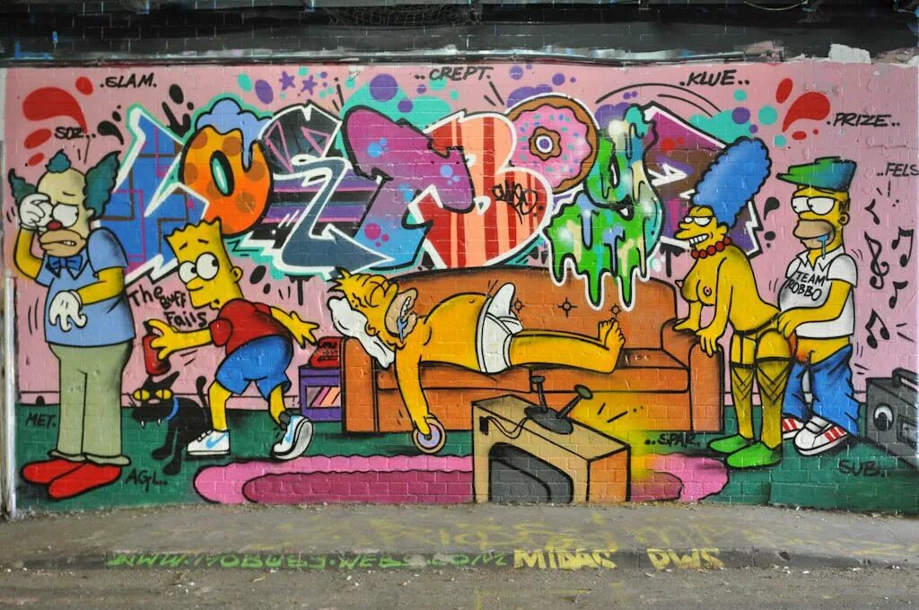 Барт симпсон граффити. Граффити симпсоны. Барт симпсон с баллоном. Барт симпсон с баллончиком. Гомер симпсон граффити.