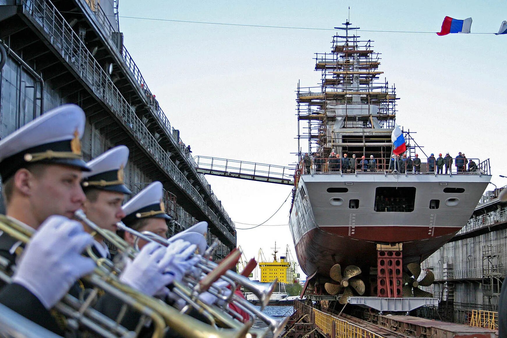 Чм флот. Корабль Москва. Британский корабль. Самый большой корабль российского флота.