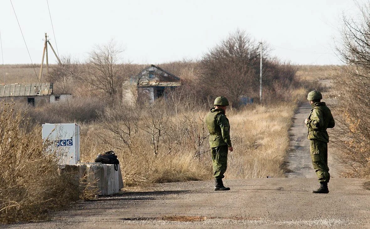 Последние новости военные донбасса сегодня. Зелёные человечки в Донбассе. Украинские силовики. Донбасс 2010. Армия Донецка.