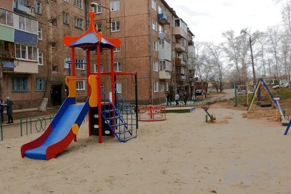 Братск зимой. Братск детская площадка 7 микрорайон ракета. В братске на детской. 134 сад братск. Детская площадка по улице советской 6 братск.