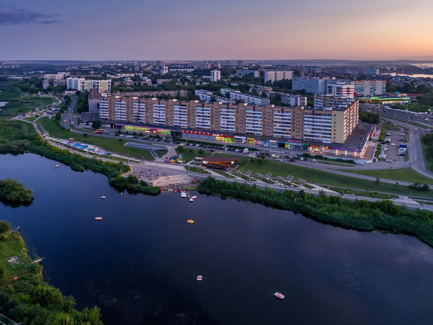 Набережные Челны набережная. Набережная города Набережные Челны. Набережная Набережные Челны новый город. Набережные Челны виды города. Купить в набережных челнах сегодня