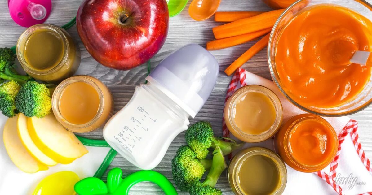Ребенок с детским питанием. Пищевая продукция для детского питания. Детское питание прикорм. Овощные пюре для детей. Пюре детское для первого прикорма.