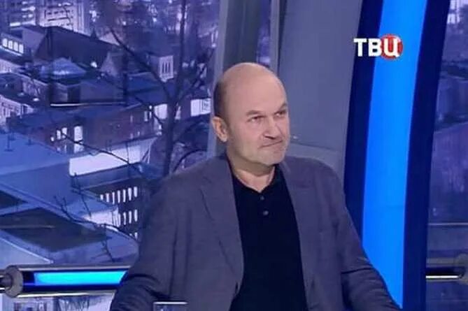 Юсин национальность. Юсин политолог. юсин максим журналист рост. политолог максим юсин фото. максим юсин журналист коммерсант международник.