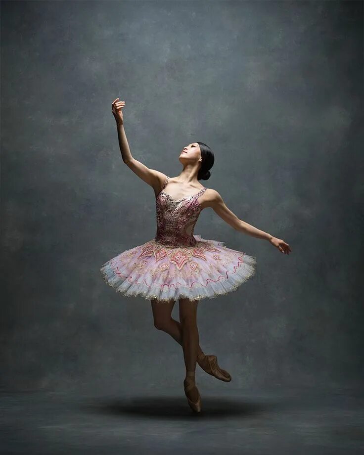Балерина танцует. Танцующая балерина. Балет балерина. Профессиональные балерины.