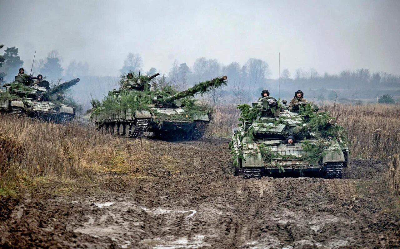 Днр и лнр в 2014 году. Русские танки на Украине. Танковые войска Украины. Русские войска на Украине. Танки ВСУ на Донбассе.