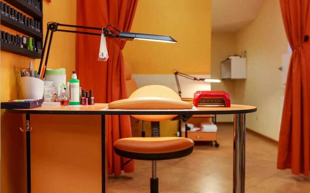 массажный салон оранж. парикмахерская в оранжевых тонах. салон оранж. салон оранж свиблово. оранж массаж омск.