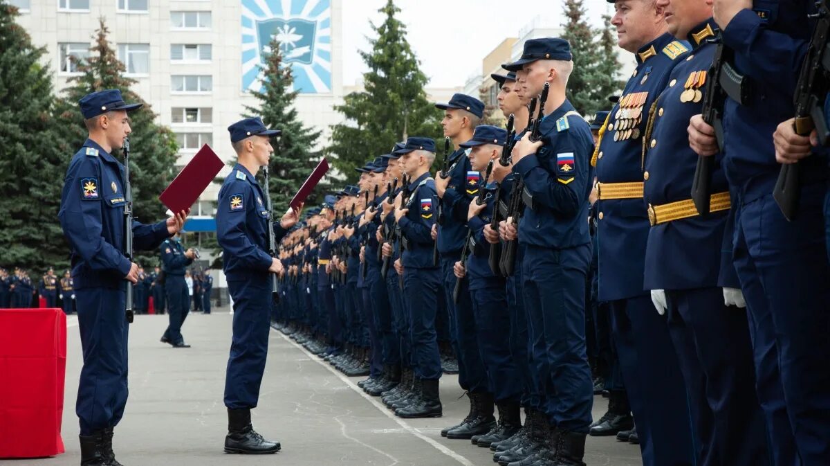 Сайт воронежской академии. Курсанты ВУНЦ ВВС ВВА Воронеж. Курсанты ВВА Воронеж. Форма ВУНЦ ВВС ВВА Воронеж. ВУНЦ ВВС ВВА присяга.