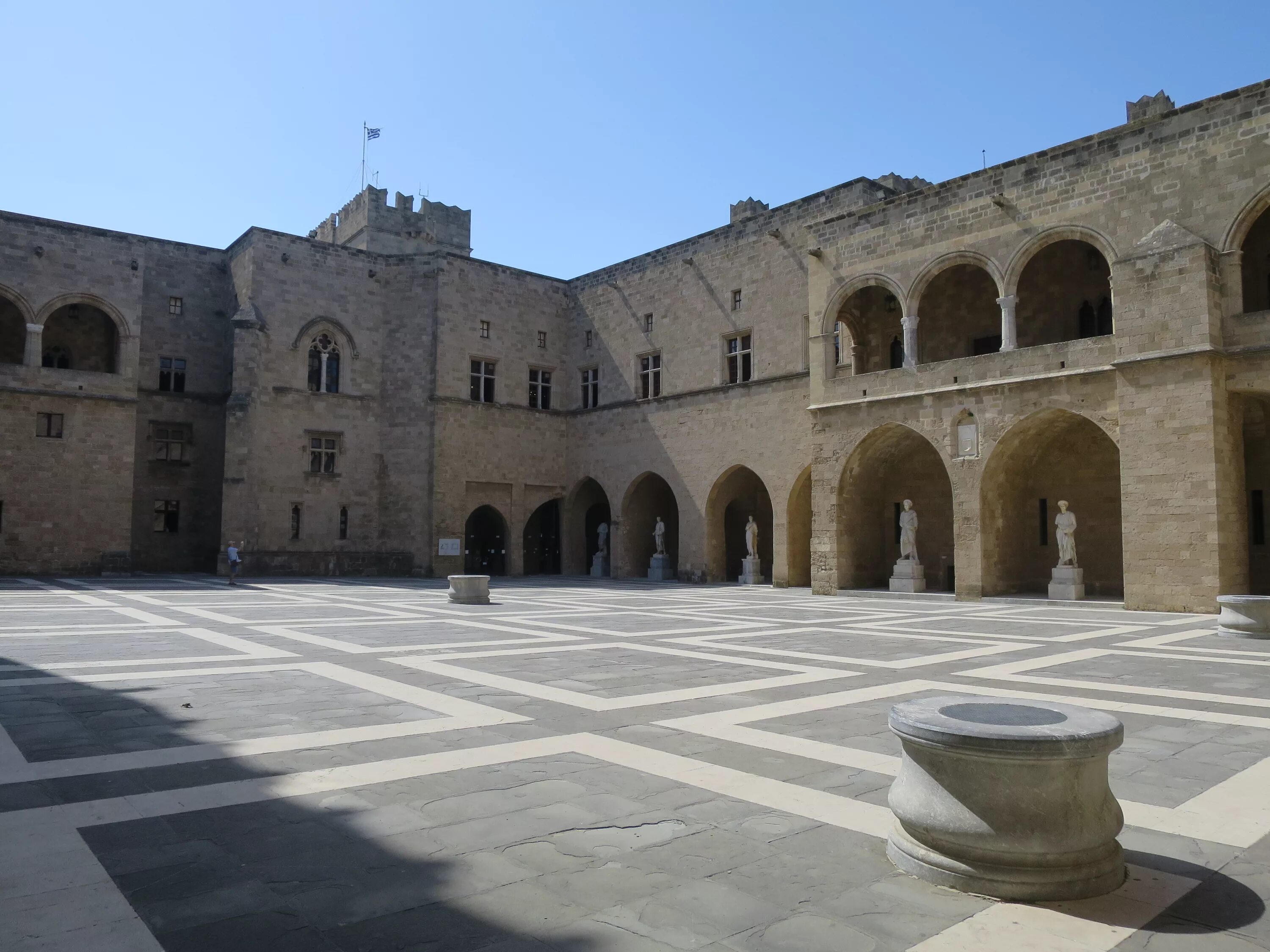 родос где хорошо сохранились средневековые постройки. средневековье постройки город родос. родосская крепость (г. родос крепость рыцарей. родос средневековые постройки.