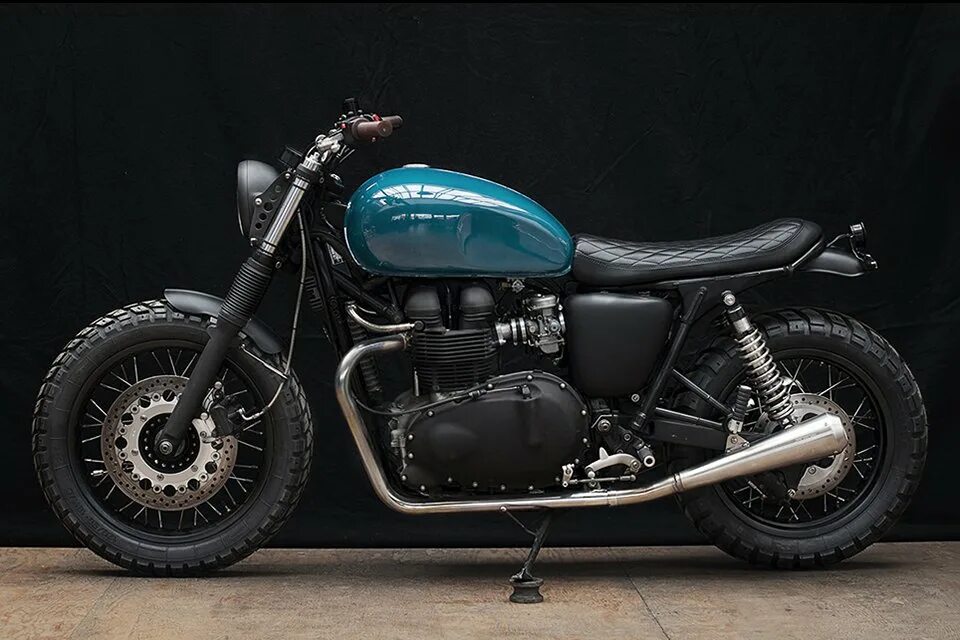 Триумф 900. Triumph thruxton 900. мотоцикл триумф тракстон. мото триумф тракстон 900. triumph thruxton 900 custom.