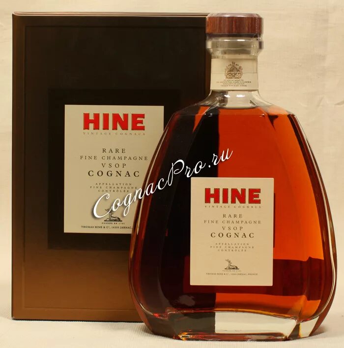 Hine vsop 0.7. Коньяк Hine VSOP 0.7. Коньяк Хайн ВСОП. Коньяк Хайн за 1500000 рублей. Коньяк Thomas Hine h by Hine.