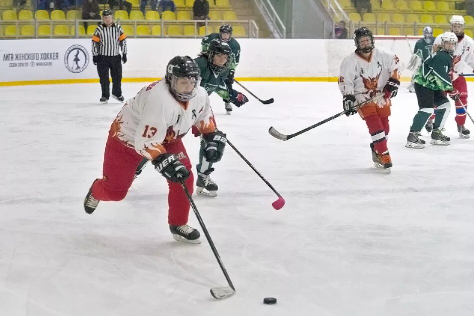 индастриз лобня когда играют в хоккей. поиграть в хоккей в москве. хоккеисты хоккей игра. хоккей кто с кем играет. хоккей россия.