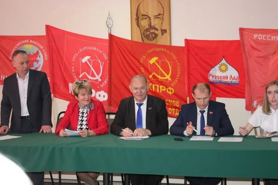 Профсоюзов петрозаводск. 1 мая праздник кпрф. Лидер коммунистов карелии. Карелия коммунисты. Сегодня день рождения ильича.