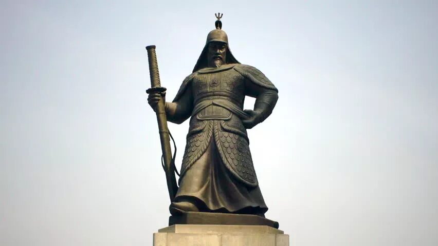 Ли сун сине. Ли Сун син. Адмирал ли Сун. Адмирал Йи Сун син. Ли Сун син памятник.
