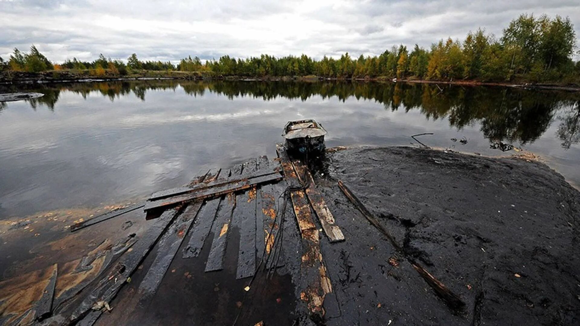 Самые грязные области. Озеро черная дыра Дзержинск. Дзержинск загрязнение черная дыра озеро. Черное озеро Дзержинск. Химическое озеро черная дыра Дзержинск.
