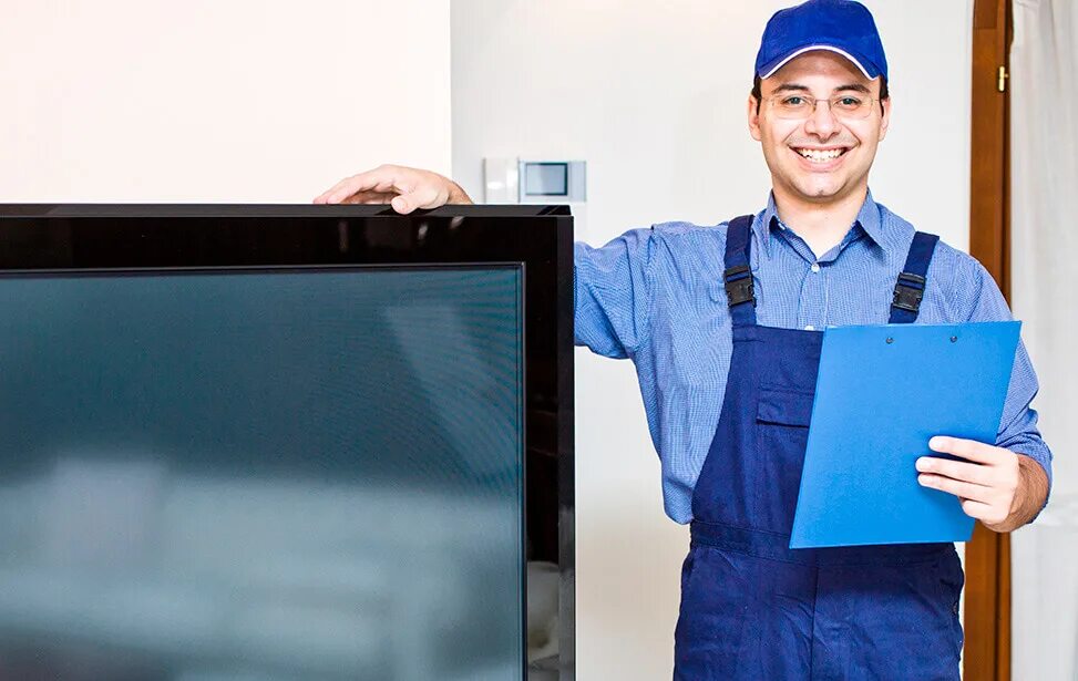 Ремонтник тв. Ремонтник тв. Вызов мастера по ремонту холодильников. Ремонтник телевизоров. Ремонт телевизоров.