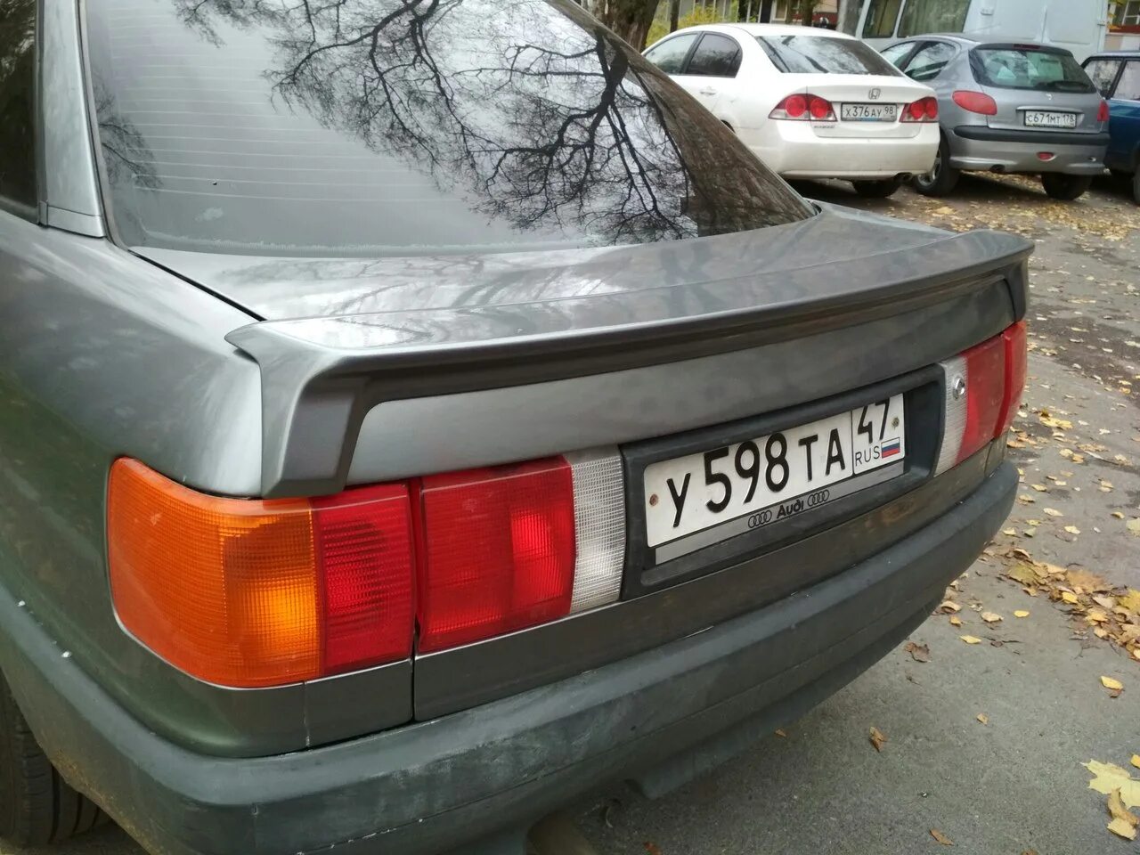 Спойлер низких. Низкий спойлер Ауди 80. Audi 80 спойлер. Крышка багажника Ауди 80 б3. Спойлер на багажник Ауди 80.