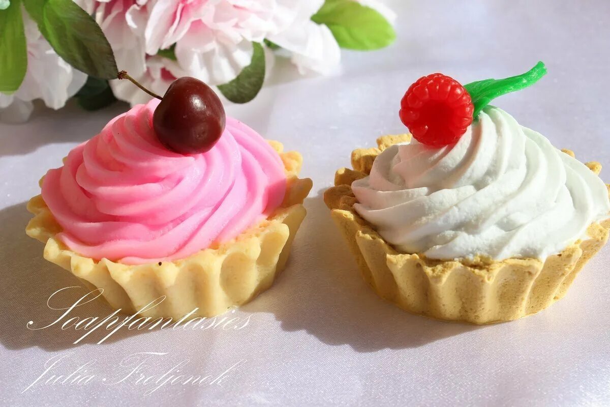 приготовление песочных пирожных. песочные корзинки. песочные корзиночки с белковым кремом. песочные корзинки для пирожных. тарталетки с кремом.