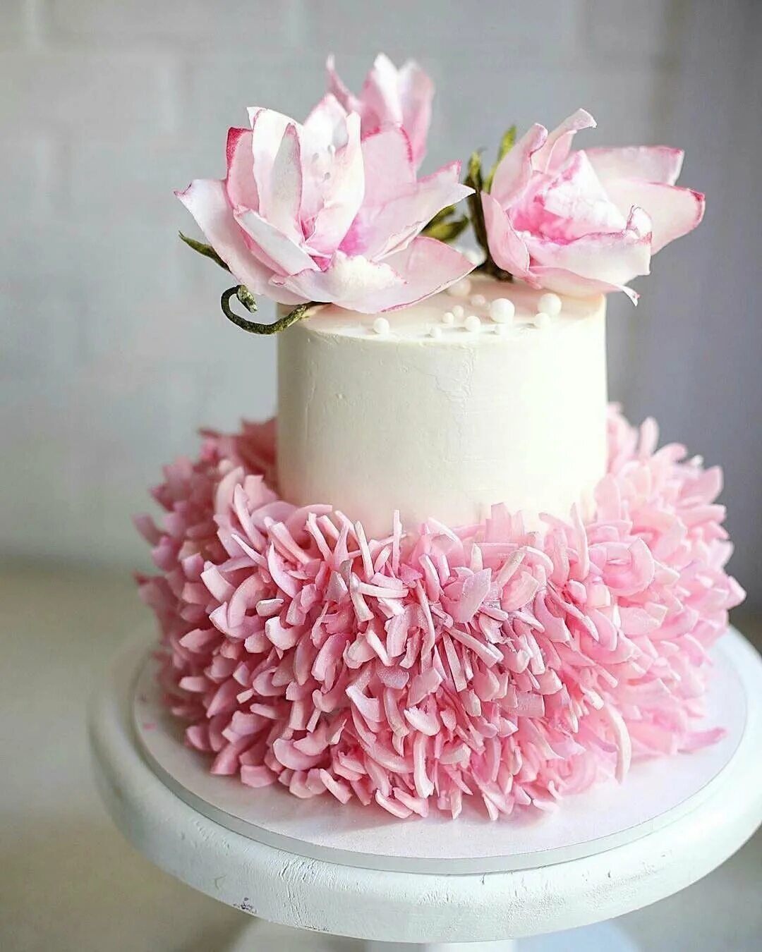 Розовый торт. Торт с цветами. Торт с цветочками для девочки. Торт с кремовыми цветами. Фото розовых тортов