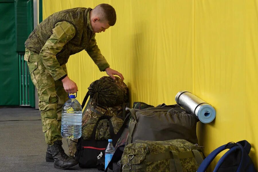 Будете ли еще волна мобилизации. Экипировка украинских военных. Военная мобилизация. Бронежилет мобилизованным. Мобилизация экипировка.