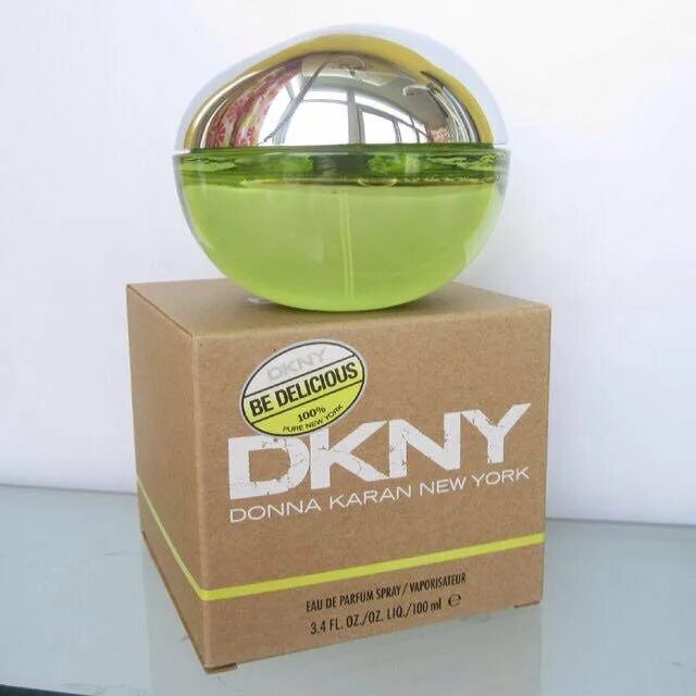 Dkny яблоко купить. DKNY be 100 delicious. DKNY зеленое яблоко. DKNY be delicious зеленое яблоко. Духи ДНС зеленое яблоко.