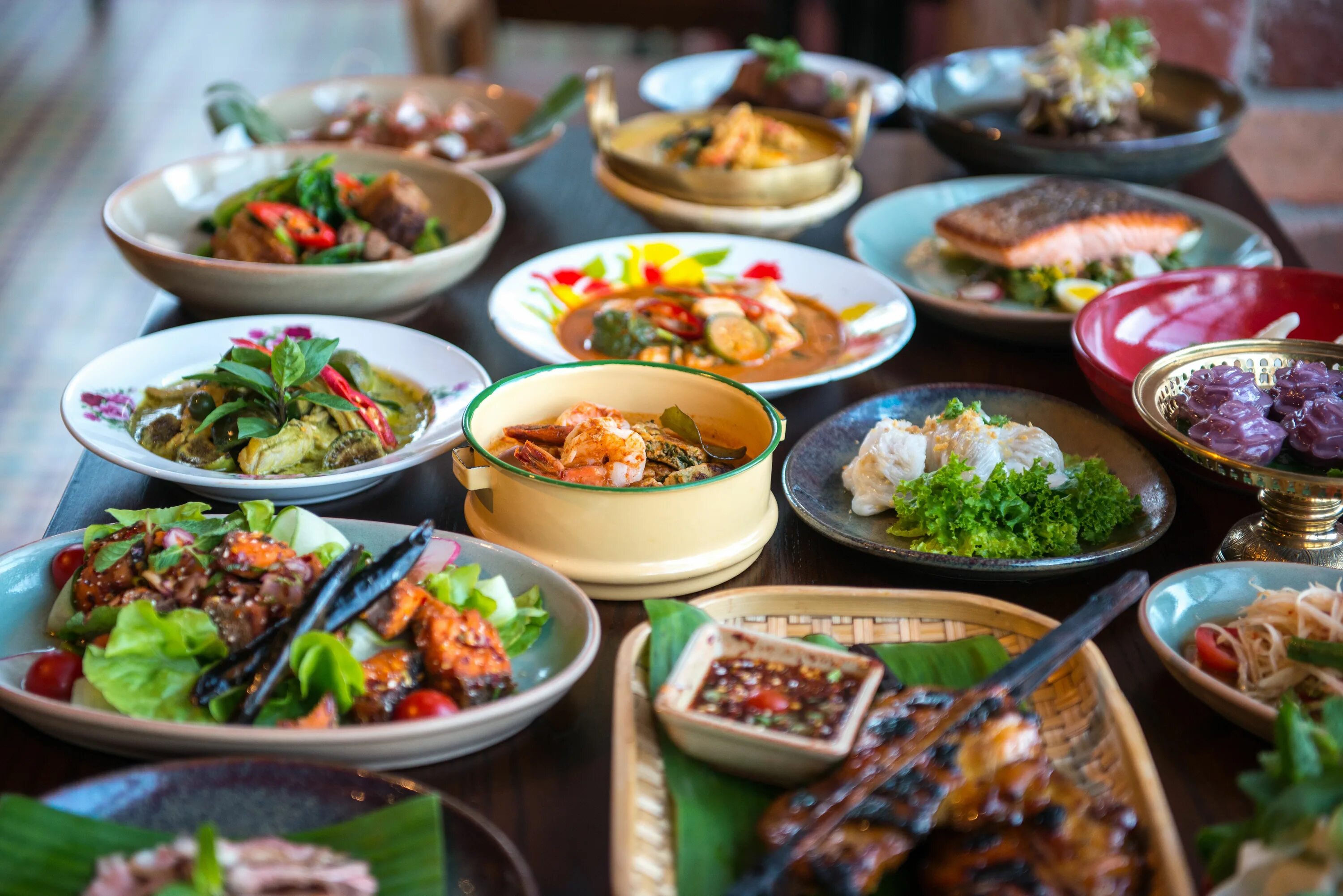 Что нужно попробовать из еды. Тайская кухня. Еда в Тайланде. Кухня Тайланда. Традиционная тайская кухня.