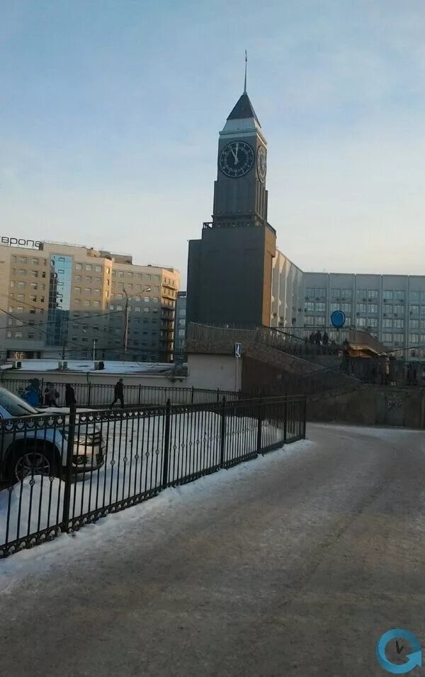 Часовая башня Красноярск. Городские часы Красноярск. Красноярск время. Башня с часами в центре Красноярска. Время красноярске в данный