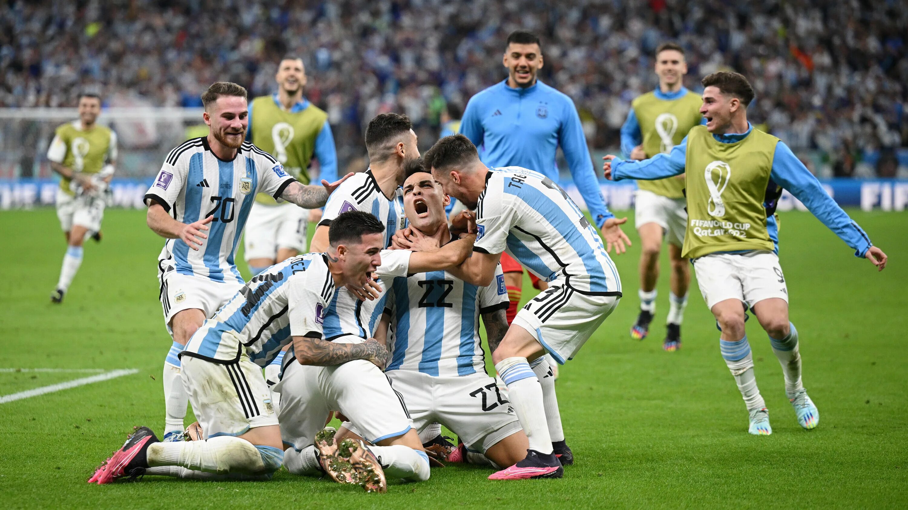 Argentina World Cup 2022. Лаутаро Аргентина 2022. World Cup Аргентина Нидерландия. Месси Аргентина. Футбол аргентина примера в