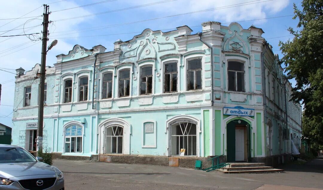 Дом в дмитровске орловском. Усадьба Кантемира Дмитровск Орловская. Орловская область Дмитровск дом купца. Усадьба Дмитрия Кантемира в Дмитровске Орловском. Население Дмитровска Орловской область.