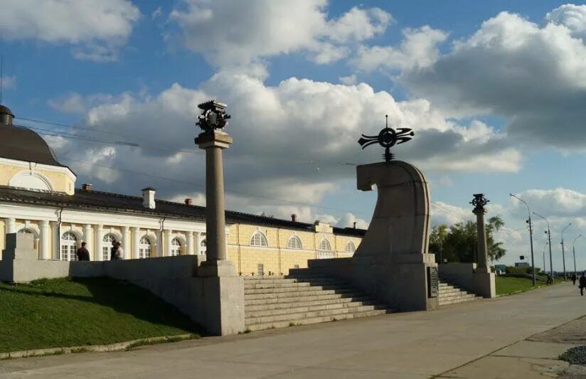 Памятники культуры архангельской области. Пур Наволок Архангельск памятник. Мыс Пур-Наволок Архангельск памятник. Обелиск на мысе Пур-Наволок Архангельск. Достопримечательность Архангельска мыс Пур Наволок.