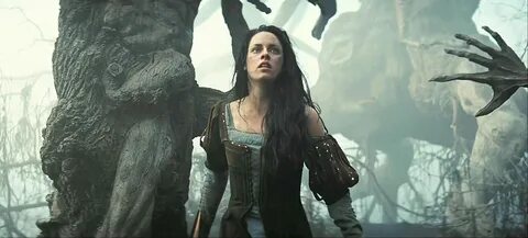 Kristen Stewart Enters Spooky Woods in First 'Snow White and the Huntsman' Clip 
