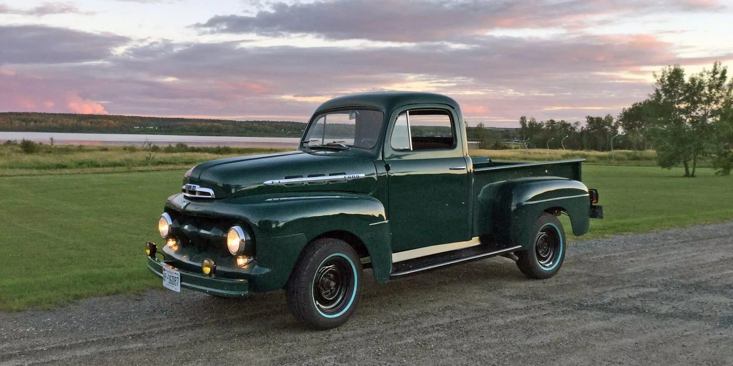 Пикап франция. Old Ford Pickup. Ford Pickup 1972. Ford Pickup 1980. Форд т 150 старый.