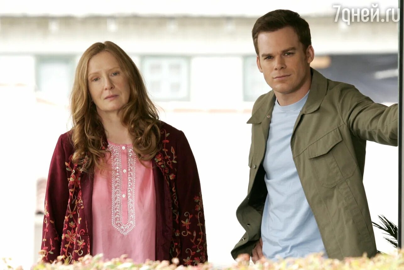 Клиент всегда мертв 1. Лорен эмброуз клиент всегда мертв. Сериал клиент всегда мертв катафалк. Клиент всегда мертв 1. Клиент всегда мертв сериал постер.