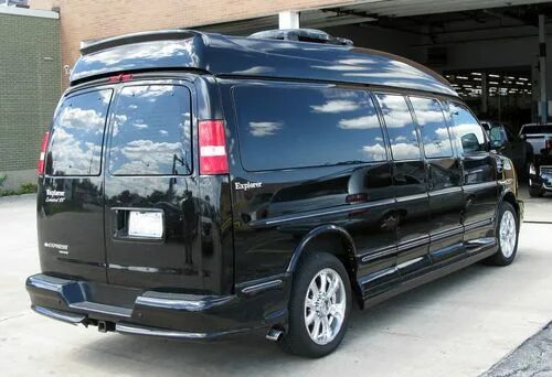 Chevrolet Express van 2012. Chevrolet Explorer van. Chevrolet van Passenger\. Chevrolet Explorer (Conversion van) 5,3i AWD.