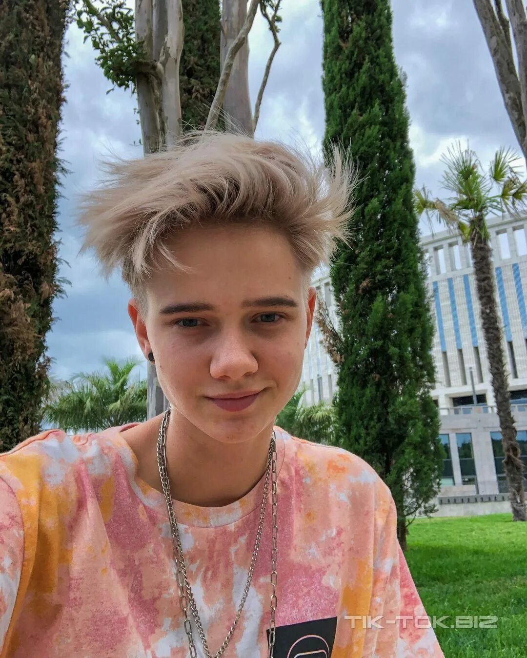 джулия тик токер. знаменитые блоггеры тик тока. вася альдерсон. Tik toker. Sumaya тик токер.