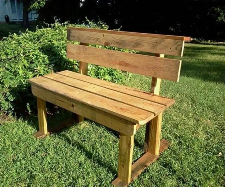 Лавочка из паллетов. Скамья патио бенч (Patio Bench). Скамейка с поддонов. Скамейка из поддонов со спинкой. Паллеты деревянные скамейки.