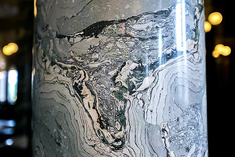 Белый оселковый мрамор. Оселковый мрамор. Столешница опера фантастико. Оселковый. Евроремонт мраморный.