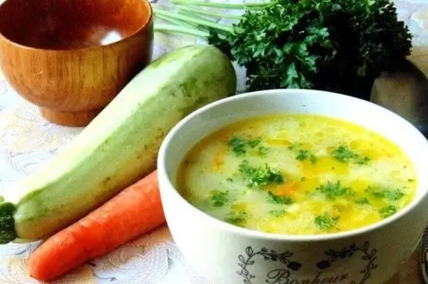 Как сварить суп из кабачков. Суп с кабачками. кабачковый суп. сырный суп. кабачковый крем суп.