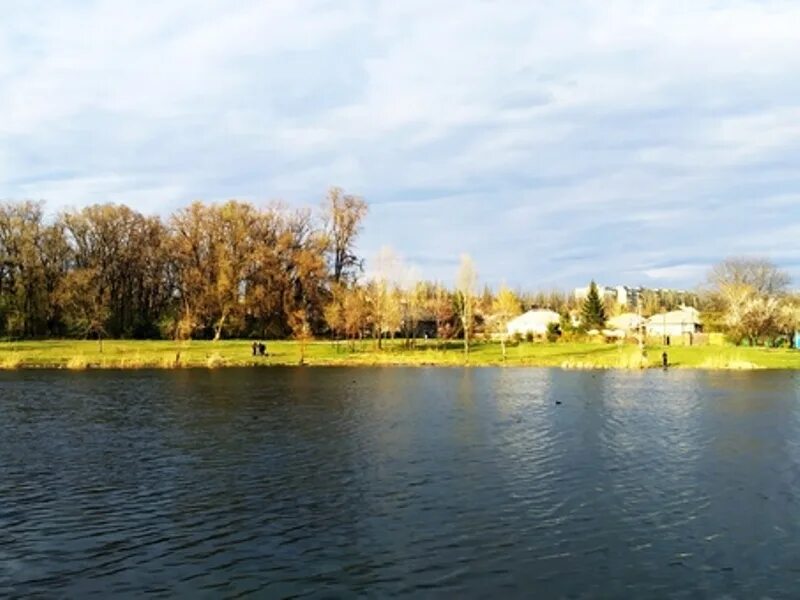 Вода черемушки. Ставок Эра Макеевка. Макеевка Черемушки. Пруд Эра Макеевка. Ставок.