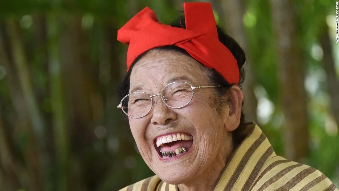 Стикеры юмористические. Бабушка смеется. Дети смеются. Человек, который смеется. Мужчина смеется.