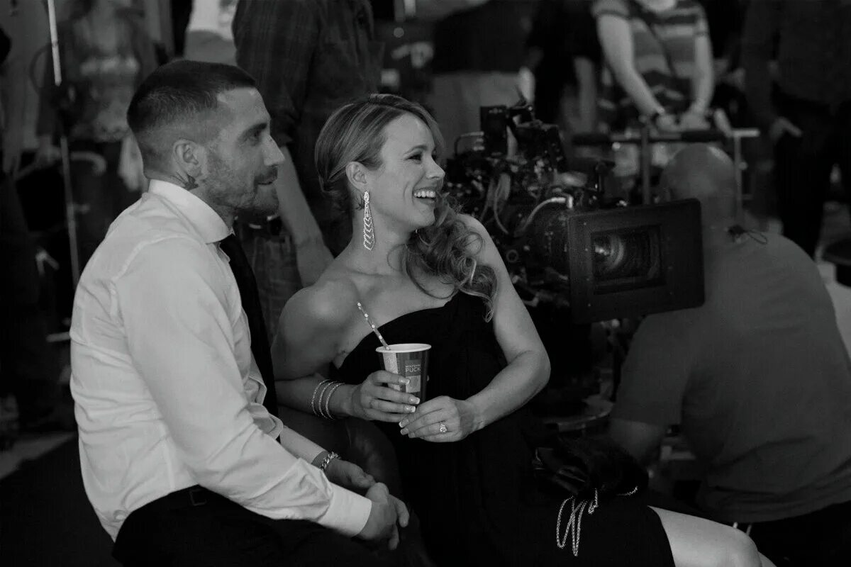 Согласилась на съемку. Парень фотограф. Согласилась на съемку. Фотосессия в черно белом стиле. Реакция на предложение руки и сердца.