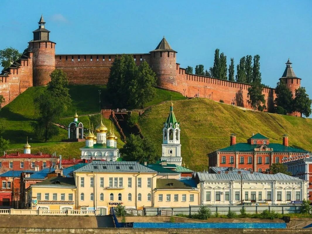Чкаловская лестница нижний новгород 2021. Нижегородский кремль. Нижний новгород камень кремль 1221. Чкаловская лестница достопримечательности нижнего новгорода. Набережная федоровского нижний новгород.