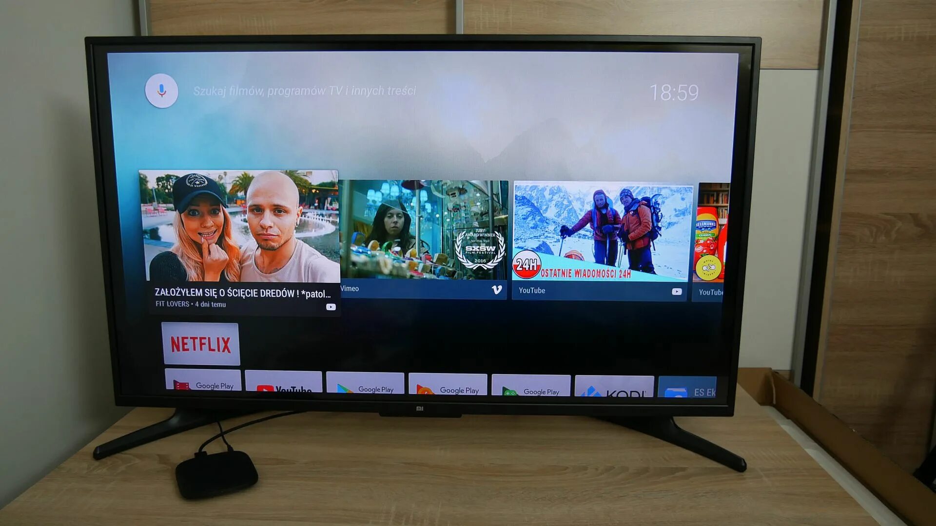 Xiaomi mi tv ремонт телевизора. Сервис телевизоров xiaomi. Стены настенные xiaomi. Xiaomi 4a телевизор. Сервис телевизоров xiaomi.