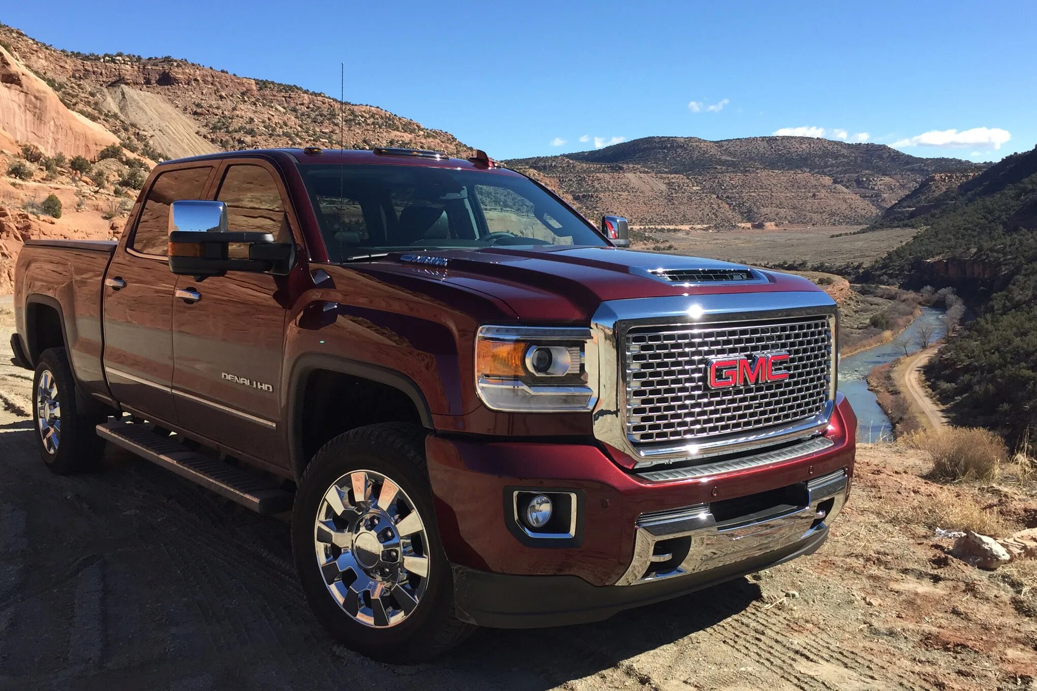 Gms машина. 2017 GMC Sierra. Джип GMC Sierra. GMC Sierra Denali 2500 пикап. GMC Sierra Denali 2021.