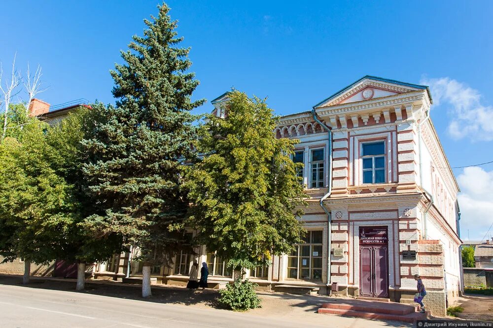 Бугуруслан население численность. Бугуруслан центр города. бугуруслан парк. бугуруслан музей.