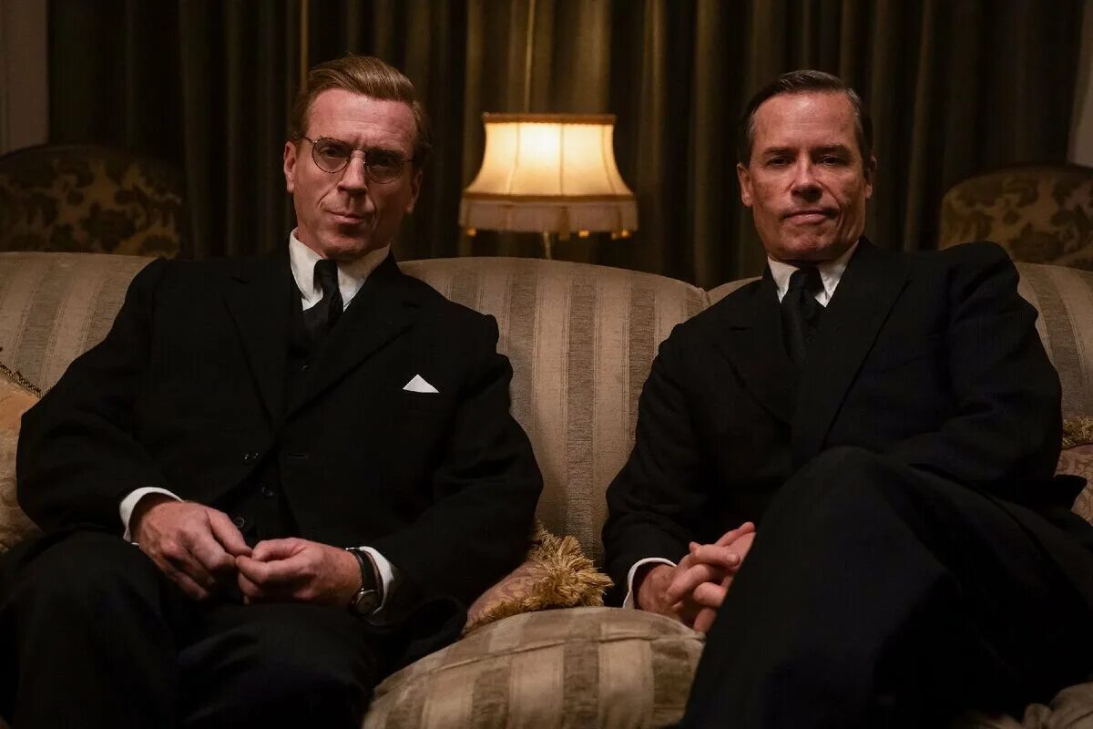 Друзья 8 22. Шпион среди друзей сериал. Лондонский шпион сериал 2015. Сериал шпион (сериал 2022).