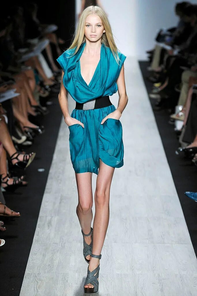 Мода лета 2009. Мода. Молодежная коллекция orla kiely весна лето 2021. Версаче 2009. Мода 2009 года платья.