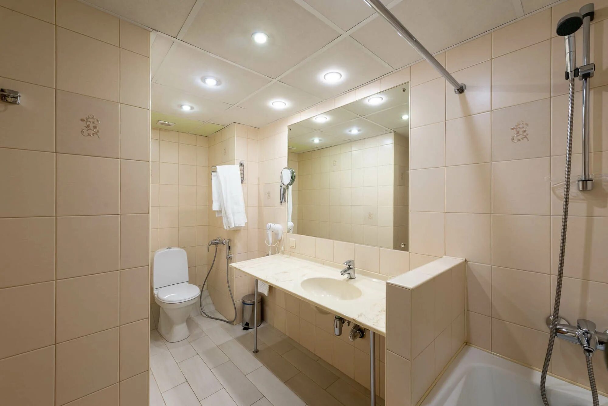 Номера на ладожской. Шоссе революции 112 спб. Сауна с гидромассажной ванной. Ладога питер гостиница. Smart hotel kdo петрозаводск.