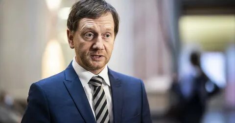 Политик сейчас