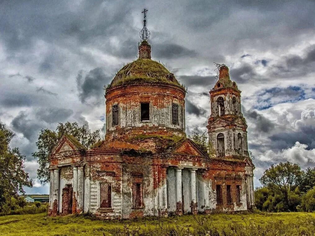 Старые сайты храмов. Разрушенные храмы Ивановской области. Разрушенные храмы Псковской области. Заброшенные церкви Ивановской области. Храм Погост крест Ивановская область.