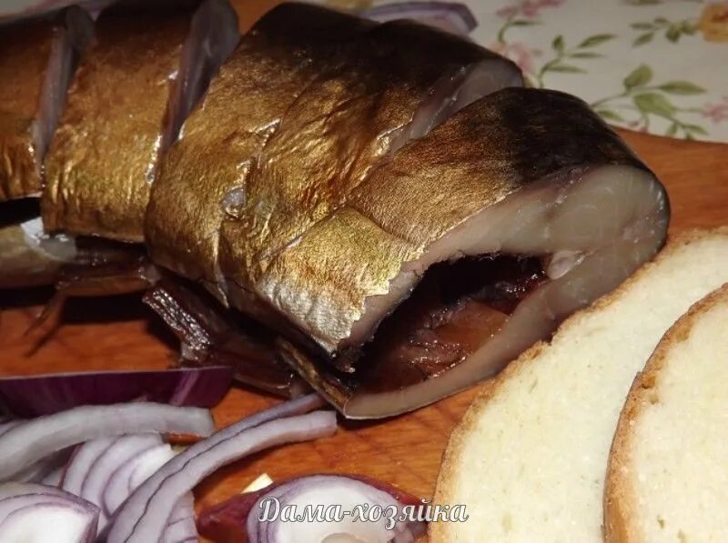 Копченая скумбрия в домашних в заварке. Рыба скумбрия в луковой шелухе. «Копченая» скумбрия за 3 минуты. Скумбрия соленая копченая. Скумбрия в луковой шелухе.